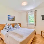 Ferienhaus3 In Seenaehe, Ideal Fuer 2-6 Personen, Voll Ausgestattete 85m2 ,2 Baeder * Döbriach
