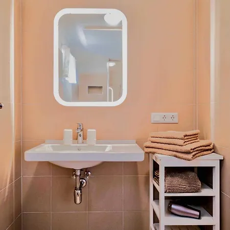 Feriehus Ferienhaus3 In Seenaehe, Ideal Fuer 2-6 Personen, Voll Ausgestattete 85m2 ,2 Baeder *