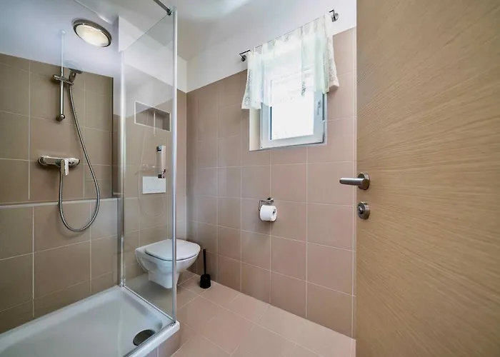 Dom wakacyjny Ferienhaus3 In Seenaehe, Ideal Fuer 2-6 Personen, Voll Ausgestattete 85m2 ,2 Baeder Döbriach